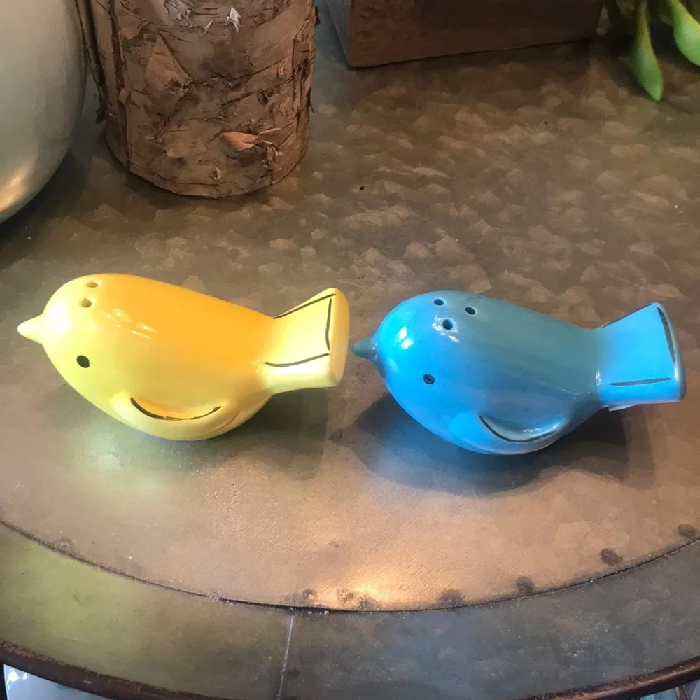 Cute Little Birdy Salt & Pepper Shakers